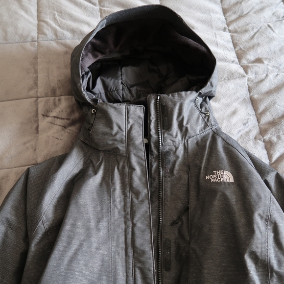 North face winter coat - Picture 2 of 8
